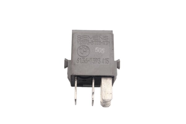 Relais Elektrik Steuergerät vorne Schaltrelais BMW K 1100 LT K589 0526 90-98