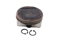 Moteur à piston avec axe de piston, cylindre...