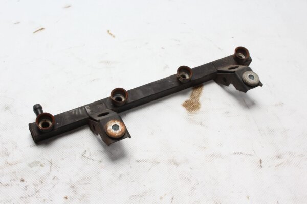Kraftstoffleitung Einspritzleiste Benzinverteiler BMW K 1100 LT K589 0526 90-98