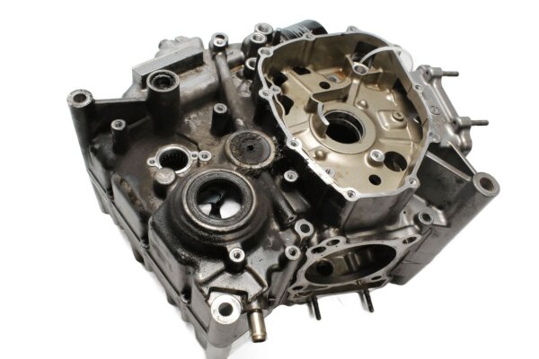 Engine casing, crankcase, oil filter housing Suzuki DL 650 V-Strom WVB1 04-06
