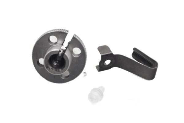 Réglage du tendeur de câble dembrayage avant supérieur Suzuki GSX-R 1000 K1/K2 WVBL 01-02