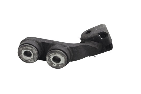 Fotstödsfäste, fram vänster, gummilagerfäste Suzuki GSX 1200 Inazuma A3 98-02