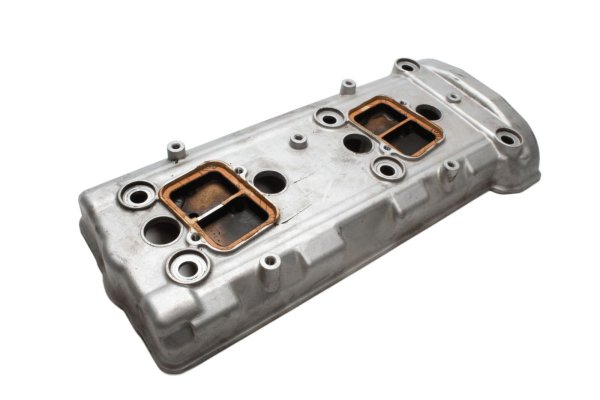 Venttiilikansi, sylinterikansi, tiivisteen syvennys Kawasaki ZX-7R ZX750P 96-03