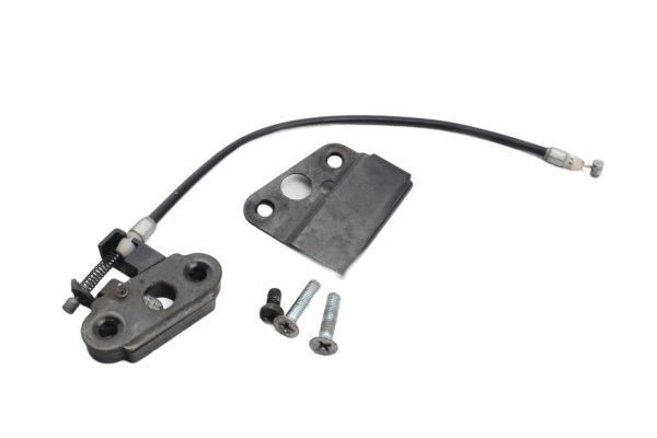 Istuimen lukitusmekanismi, avausmekanismi Kawasaki ZX-6R Ninja ZX600G 98-99