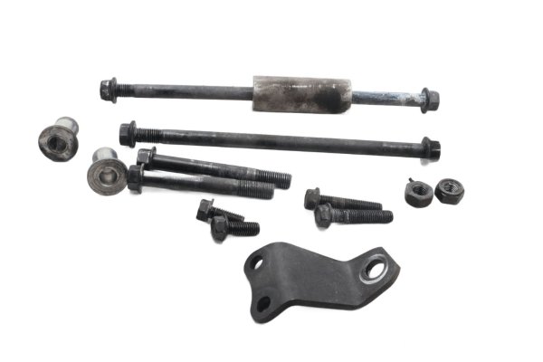 Runkoruuvisarja, akselipultit, välikappaleet Kawasaki ZX-6R Ninja ZX600G 98-99