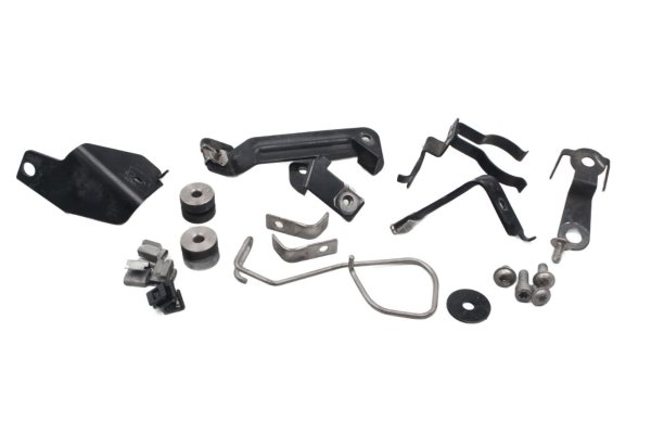 Moottorin kiinnitystelinesarja kumipuristimilla BMW K 1300 GT K44 0538 09-11
