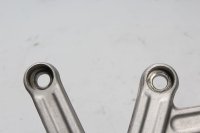 Jalkatuen kiinnike, vasen etu Triumph Speed Triple 955 T509 509 99-01