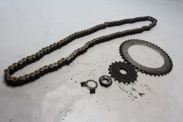 Hammaspyörä, vetoketju Triumph Speed Triple 955 T509 509 99-01
