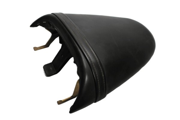 Penkin tyynynpäällinen tikatuilla ompeleilla Triumph Speed Triple 955 T509 509 99-01