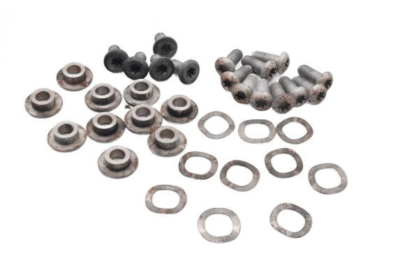 Etujarrulevyt, ruuvisarja, välikappaleet BMW R 1200 GS K25 0307 R12 04-07