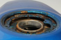 Fuel tank installation position unclear, painted blue Kawasaki ZR 7S ZR750F H 01-04