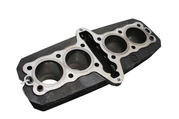Bloc-cylindres, chemises de cylindres, ailettes de refroidissement, bloc-moteur Kawasaki ZR-7S ZR750F/H 01-04