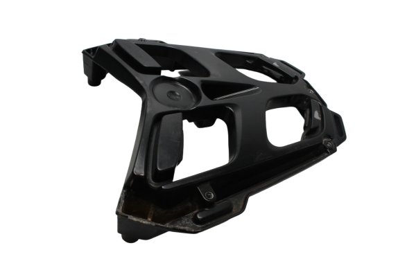 Matkatavaratelineen pohjalevy, kotelon pidikkeen kiinnitys BMW K 1300 GT K44 0538 09-11