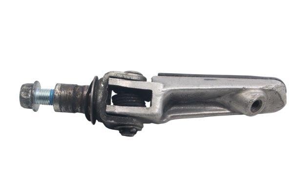 Vasen etujalkatuki, kuljettajan puoli, kumityyny Honda CBR 900 RR SC33 96-97