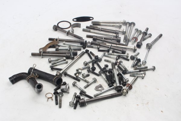 Moottorin ruuvit, ruuvisarja, kiinnikkeet, tiivisteet Honda CBR 900 RR SC33 96-97