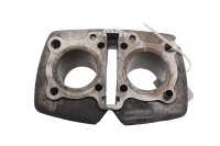 Bloc-cylindres, chemises de cylindres, ailettes de refroidissement, deux cylindres Honda CM 400 T NC01 80-83