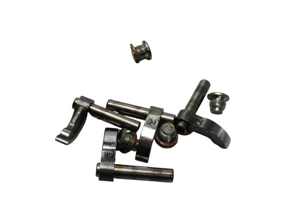 Keinuvipusarja, taka-nokka-akselit, venttiilikoneisto Ducati Monster 1200 S M600 14-16