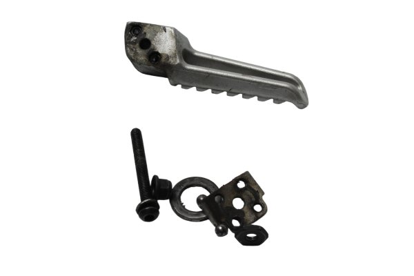 Estribo pasajero trasero izquierdo con tornillería Kawasaki ER-6N ER650A 05-08