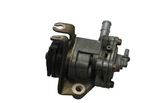 Benzinhane vakuum brændstofventil med beslag Honda CB 1000 F Big One SC30 93-96