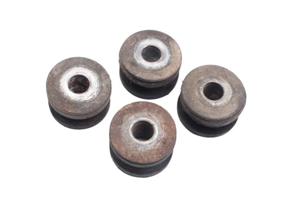 Silentblocs passe-fils support plaque lot de 4 Honda XL 600 LM PD04 85-87