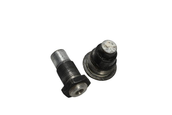Swingarm pivot pins bolts left right BMW K 100 RS 4 Ventiler K589 0523 89-92