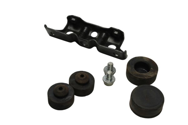 Soporte depósito silentblocks goma fijación juego Kawasaki ZR 7S ZR750F H 01-04