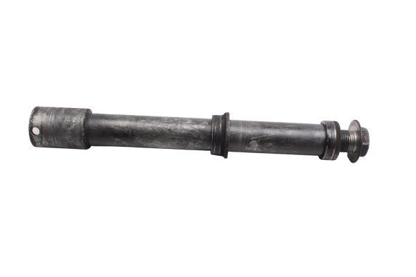 Framhjulsaxel fram med distanshylsor och bult skruv Honda CBR 900 RR SC50 02-03