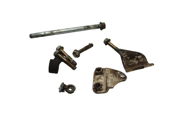 Motorophæng beslag bolte forreste nederst Honda XRV 750 Africa Twin RD04 90-92