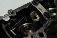 Sylinterinkansi venttiileillä nokka-akselin pukit Kawasaki ZR 7S ZR750F H 01-04