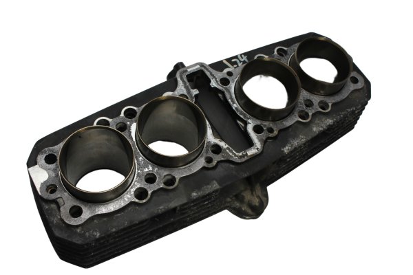 Sylinterilohko moottorin runko holkit vuoraukset Kawasaki ZR 7S ZR750F H 01-04