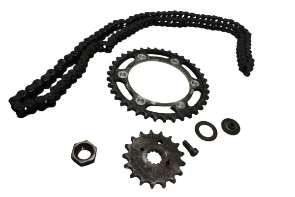 Kedjesats framdrev kronhjul mutter bult bricka distans Suzuki TL 1000 S AG 97-01
