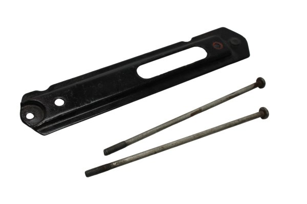 Akun pidike kiinnityslevy ja pultit BMW K 100 RS 2 Ventiler K589 0502 83-89