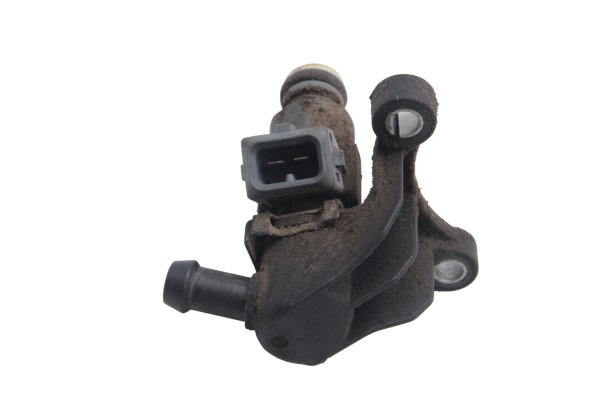 Fuel injector injection valve nozzle with bracket BMW F 650 GS R13 0175 04-08