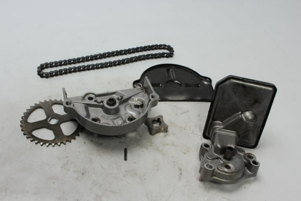 Oljepump insugssil drivkedja drev kåpa YAMAHA BT 1100 Bulldog RP05 02-06