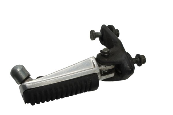 Jalkatappi kuljettajan kiinnike etu oikea YAMAHA BT 1100 Bulldog RP05 02-06
