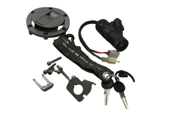Lukkosarja virtakytkin tankin korkki satula YAMAHA BT 1100 Bulldog RP05 02-06