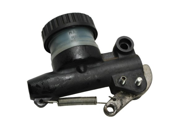 Jarrupumppu pääsylinteri taka oikea puoli Moto Guzzi California III i.e VY 90-93