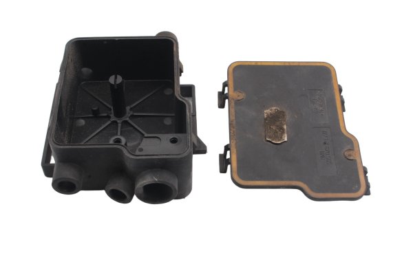 Throttle cable distributor junction box housing BMW R 1200 GS K25 0307 R12 04-07