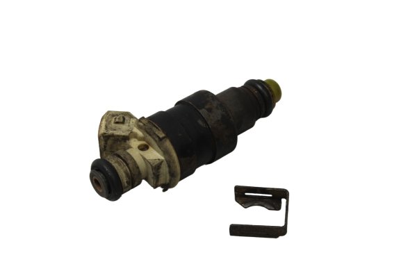 Fuel injector injection valve nozzle retaining clip BMW K 100 K100 K589 82-88