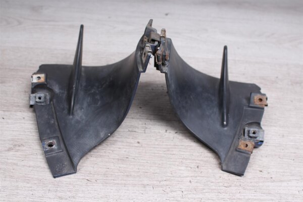Consistence of manifolds cover black at the bottom front of the black BMW R 1100 RT 259 96-01