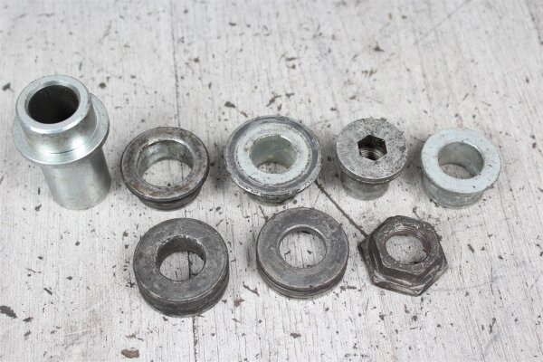 Restteile Distanzhülsen Muttern Divers Kawasaki ZZR 1100 C ZXT10C/C 90-92
