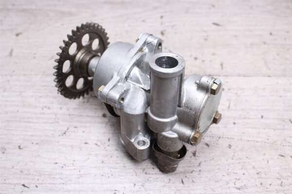 Oil pump Suzuki GSX-R 750 GR75A 85-87