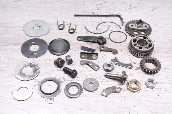 Lotto resti parti pignone vari Kawasaki ZRX 1100 ZRT10C 97-00