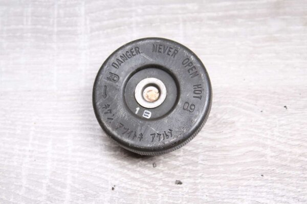 Kühlerdeckel Deckel Verschluss Yamaha XZ 550 11U 82-84