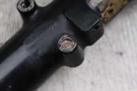 Gabelholm in front of the right Kawasaki Z 1000 R KZT00J/R 82-83