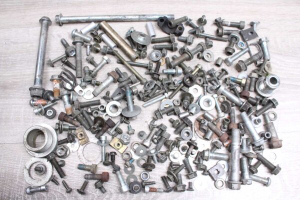 Lotto di parti rimanenti vari Suzuki GSX-R 750 GR7DB 96-97