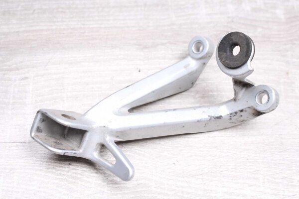 Placa soporte reposapiés trasera izquierda Suzuki GSX-R 750 GR7DB 96-97