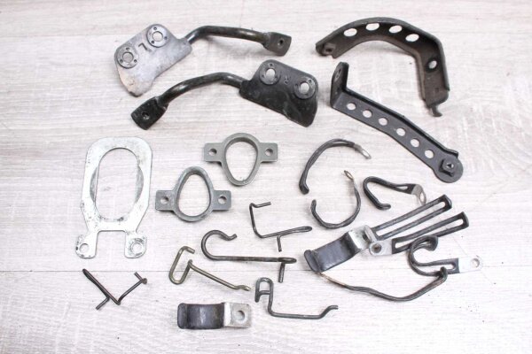 Konvolut Halter Restteile Suzuki GSX-R 750 GR7DB 96-97
