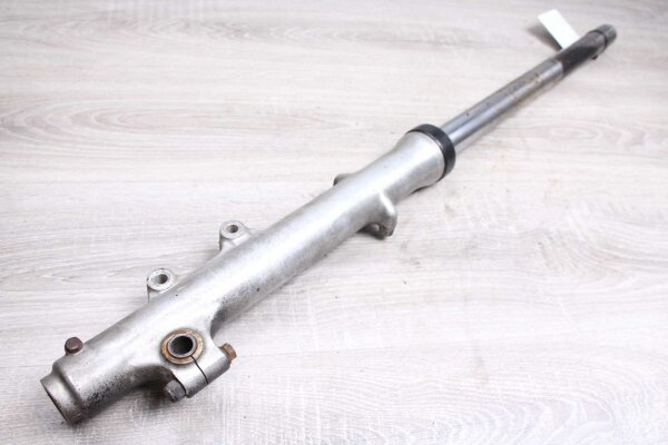 Gabelholm in front of the right Suzuki GSX-R 750 WVBD 00-03