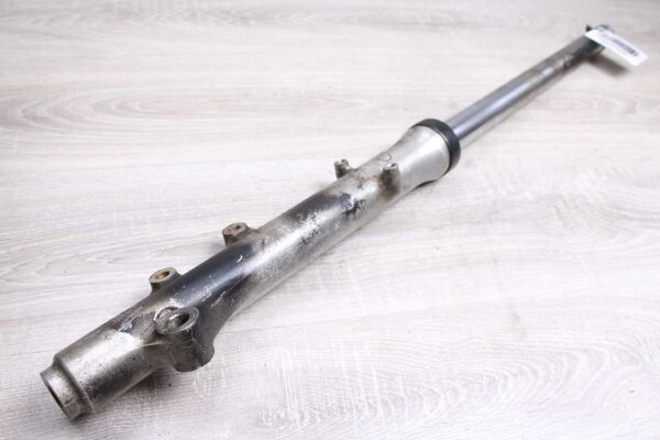 Gabelholm in front of the left Suzuki GSX-R 750 WVBD 00-03